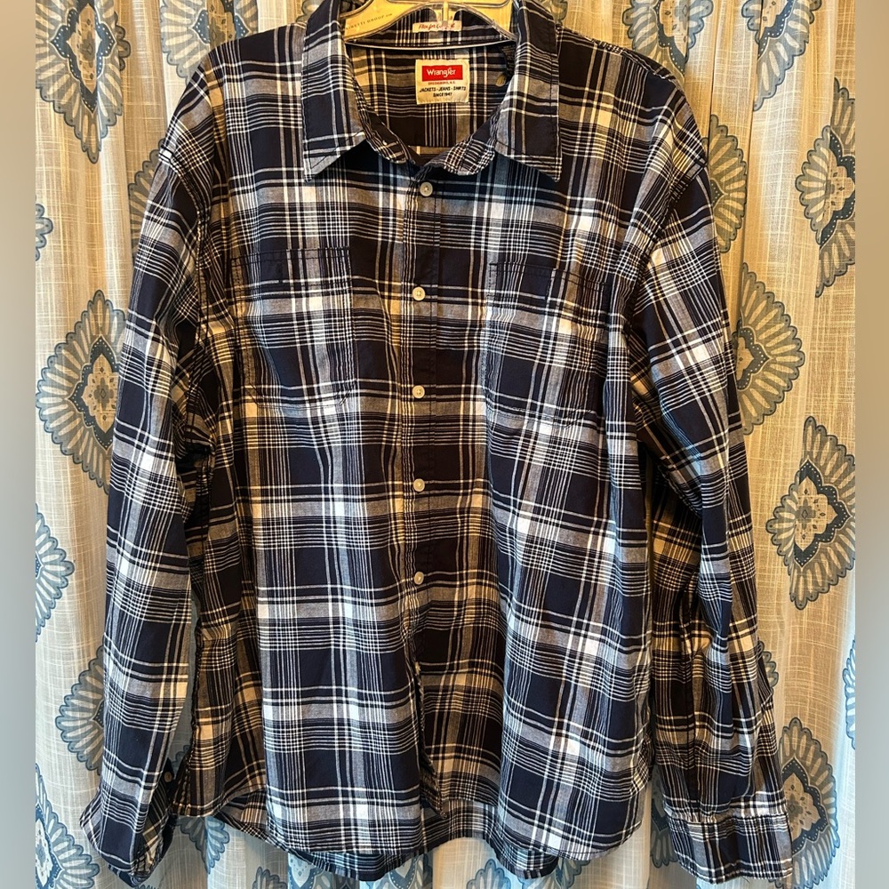 Wrangler Men’s Dress Shirt